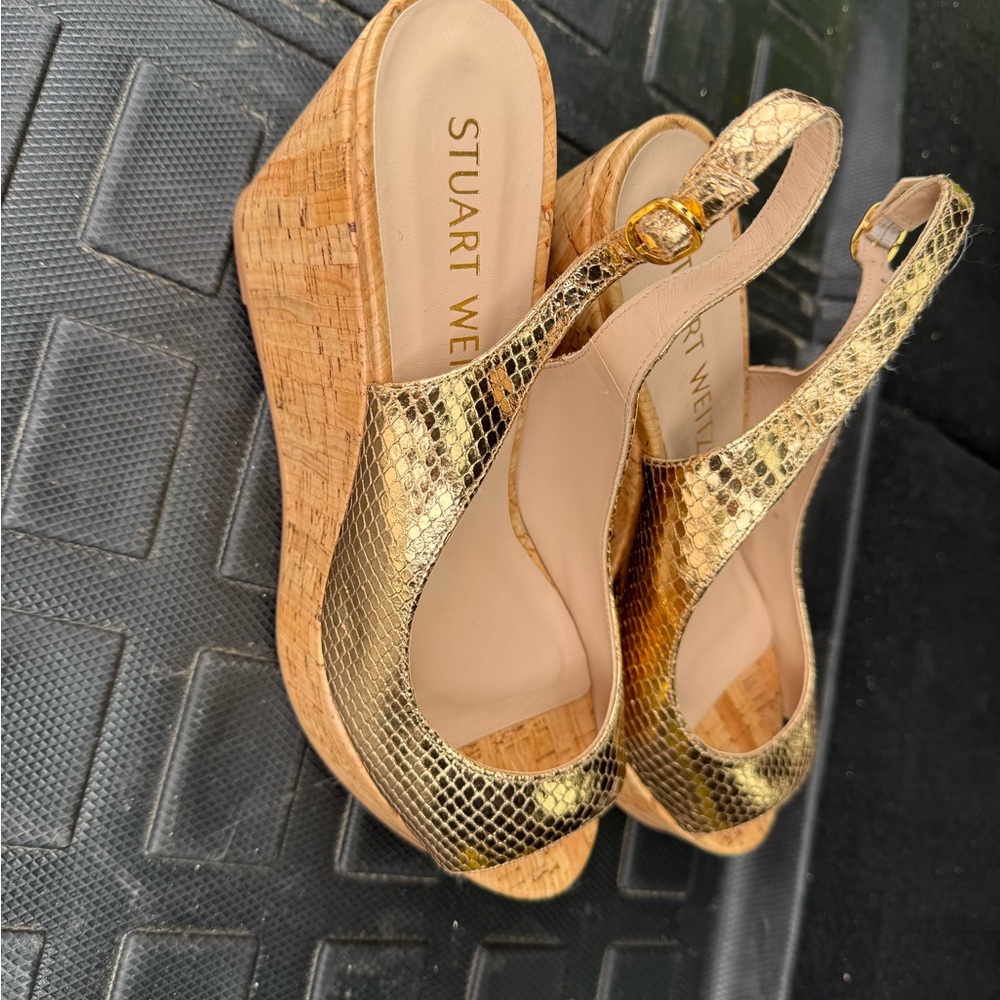NWOT Stuart Weitzman Metallic Gold Snake-Embossed Riviera Cork Wedge Sandals